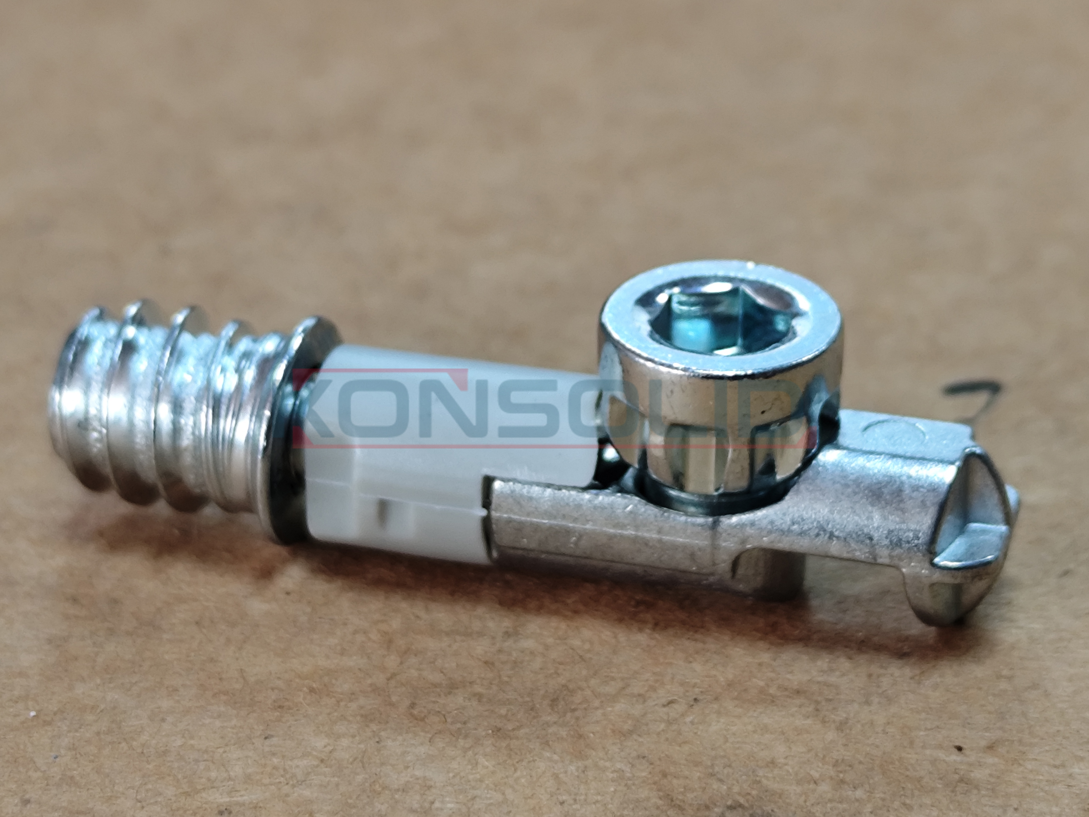 Housing with conic screw